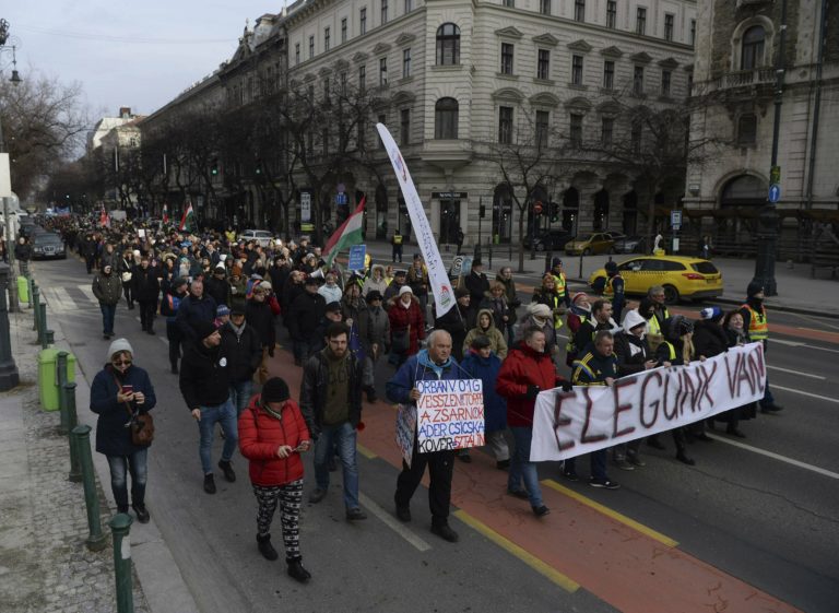 Protesty, Maďarsko, Orbán