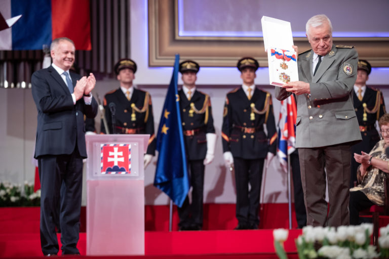 Andrej Kiska, udeľovanie štátneho vyznamenania