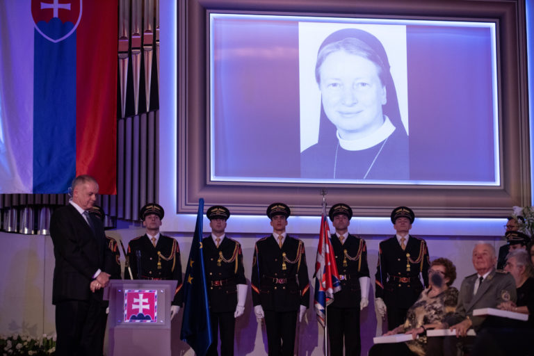 Andrej Kiska, udeľovanie štátneho vyznamenania