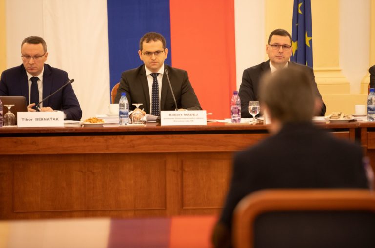 Vypočúvanie kandidátov na ústavných sudcov
