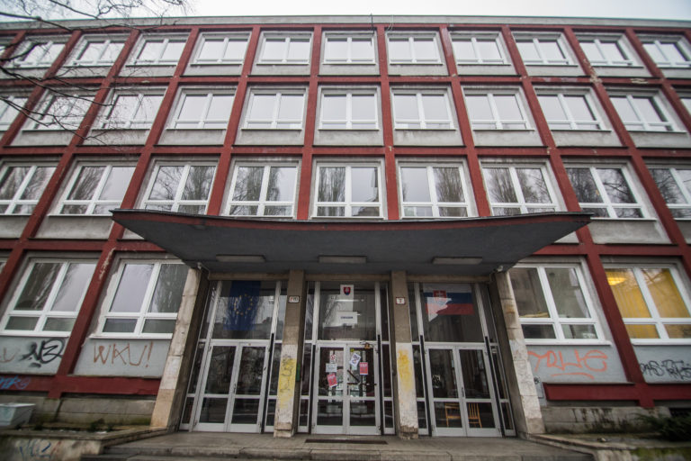 Gymnázium, Gymnázium Metodova Bratislava