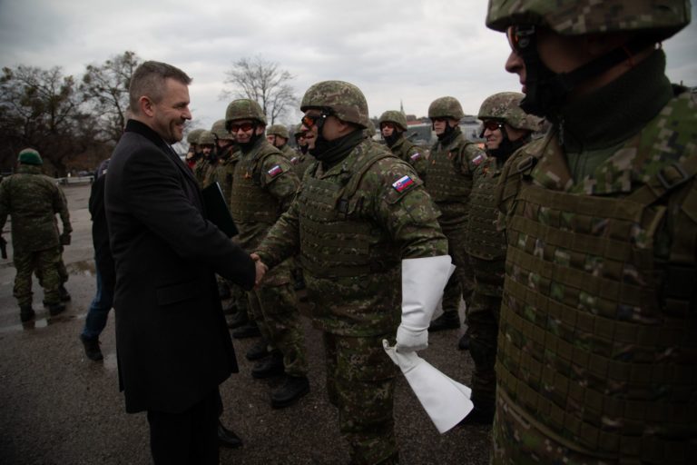 Vypálenie 20 novoročných delostreleckých sálv