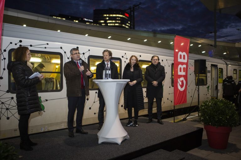 Na snimke druhy zlava peter misik carl helfried michaela huber patrik horny.jpg