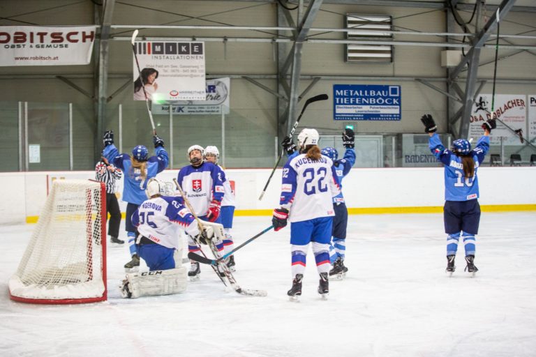 Slovenské hokejistky do 18 rokov