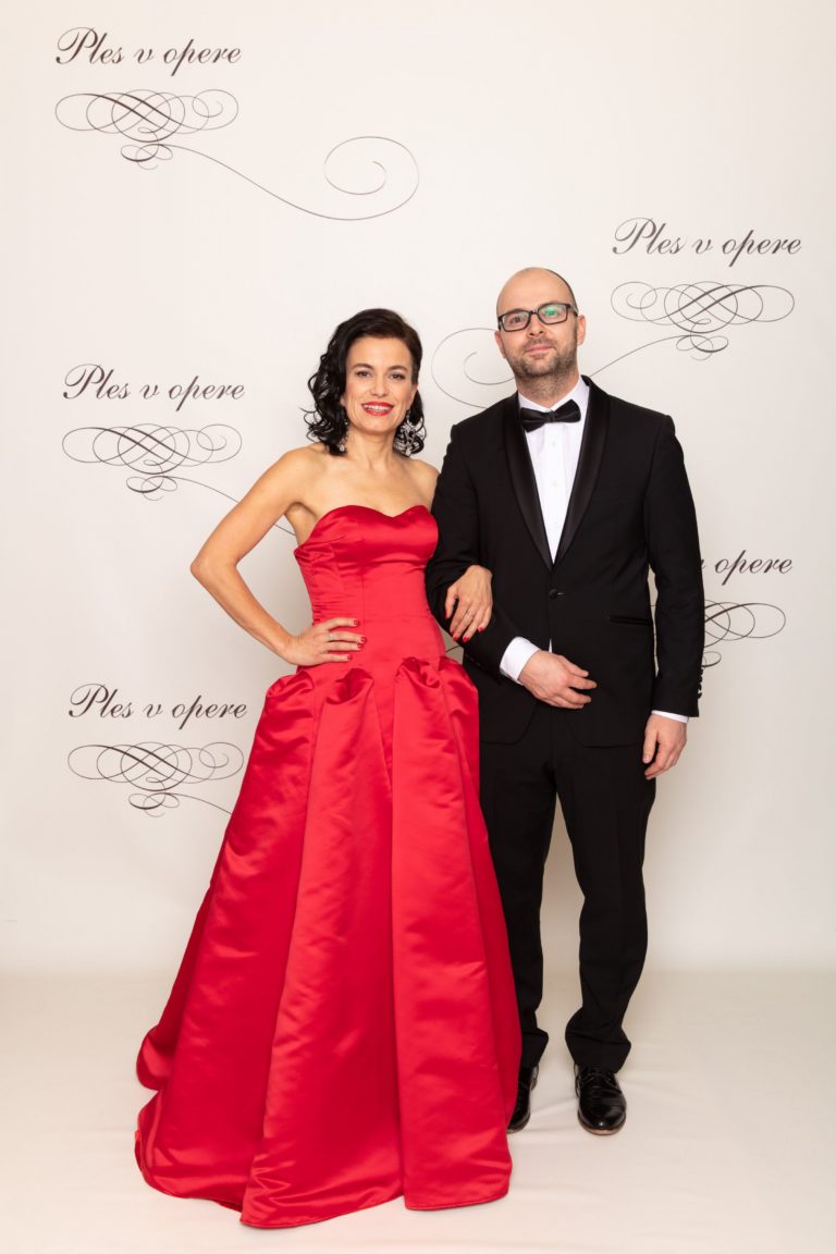 19. Ples v opere, Surotchak Lenka