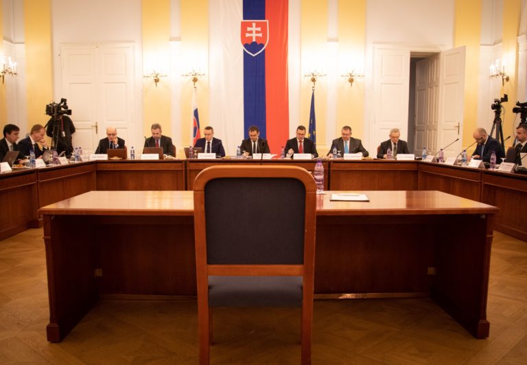 vypočutie kandidátov na ústavných sudcov SR