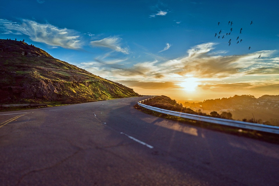 Winding road 1556177_960_720.jpg