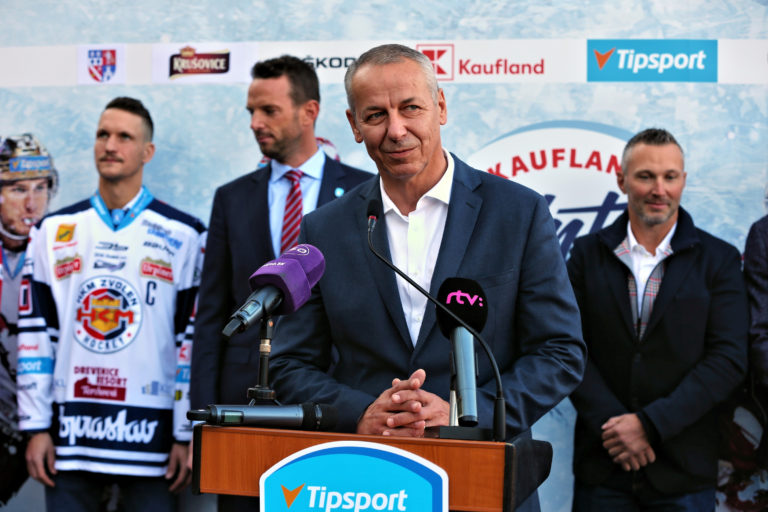 Prípravy pred Kaufland Winter Classic Games