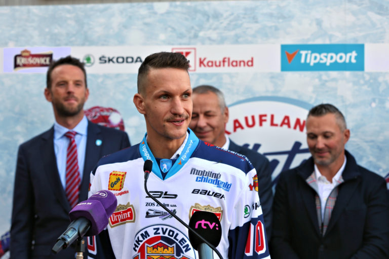 Prípravy pred Kaufland Winter Classic Games