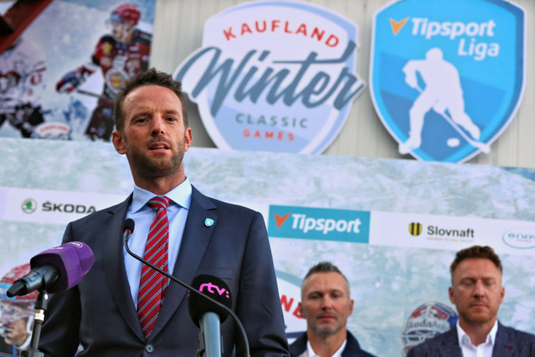 Prípravy pred Kaufland Winter Classic Games