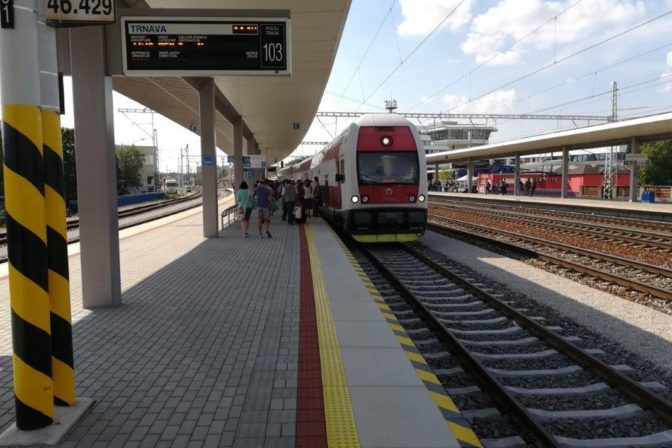 Trnava, nástupište