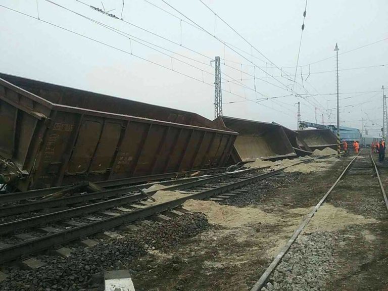 Vykoľajený vlak v Krompachoch