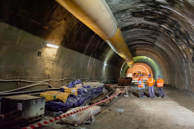 DOPRAVA: Obnovenie prác na tuneli Èebra