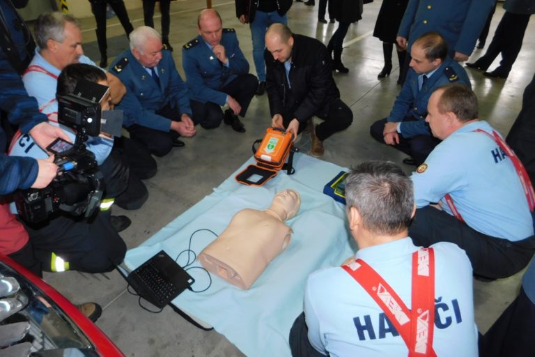 Defib_hasici.jpg