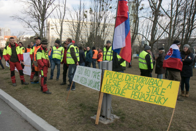 VLÁDA: Premiér pozval protestujúcich farmárov