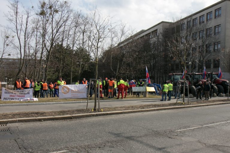 protest farmárov