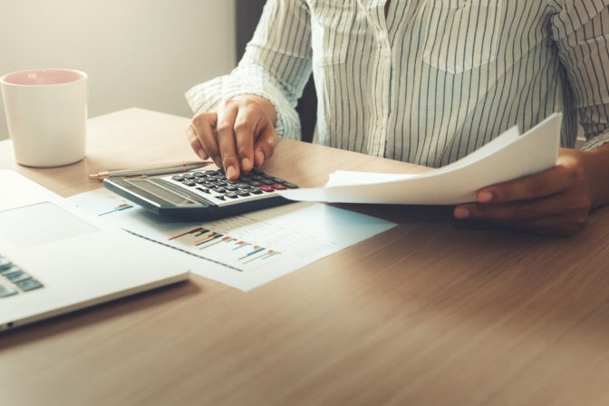 kalkulačka, papiere