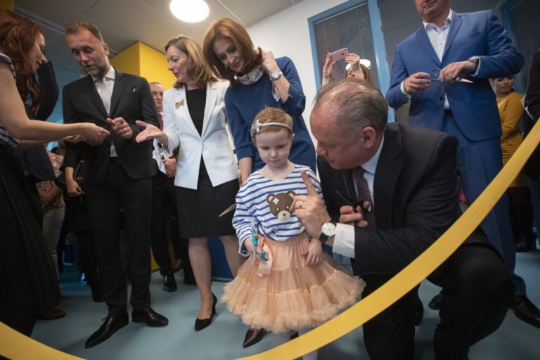 Andrea Kalavská, Andrej Kiska, NÚDCH