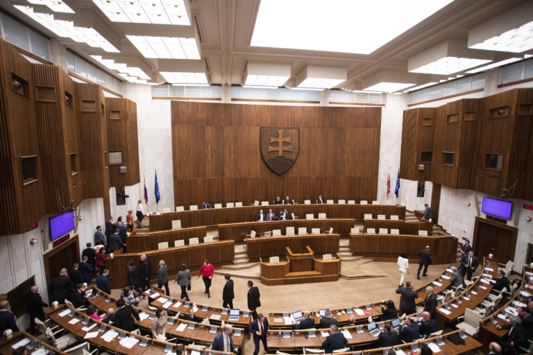 Voľba kandidátov na sudcov Ústavného súdu SR