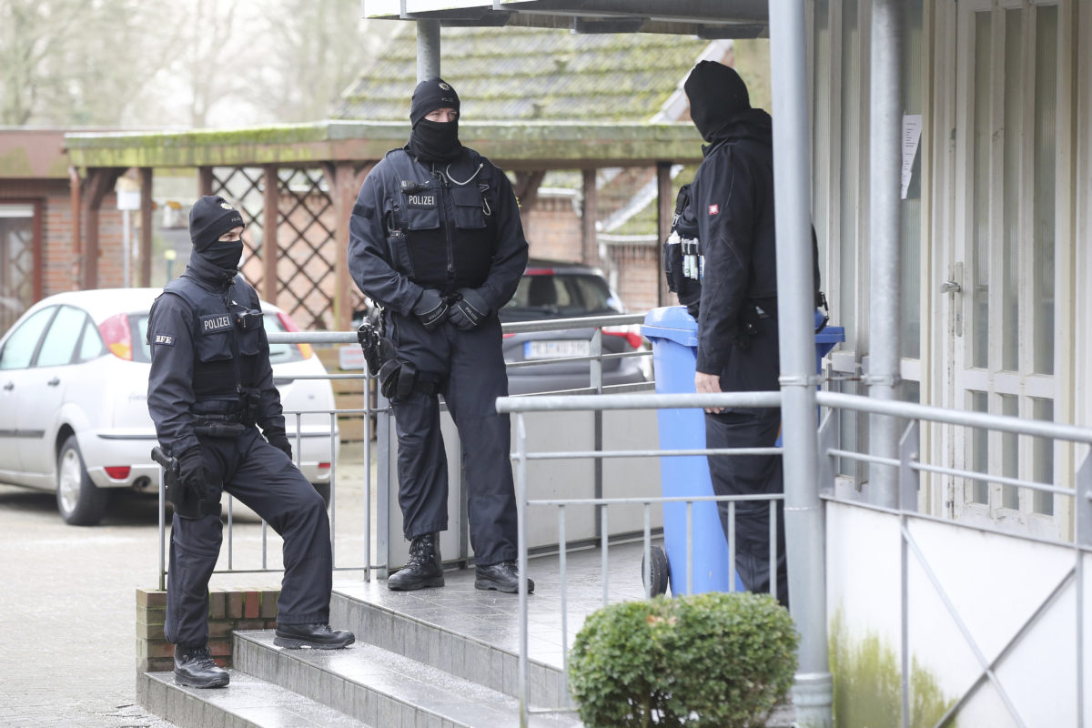 Nemecko, policajná razia