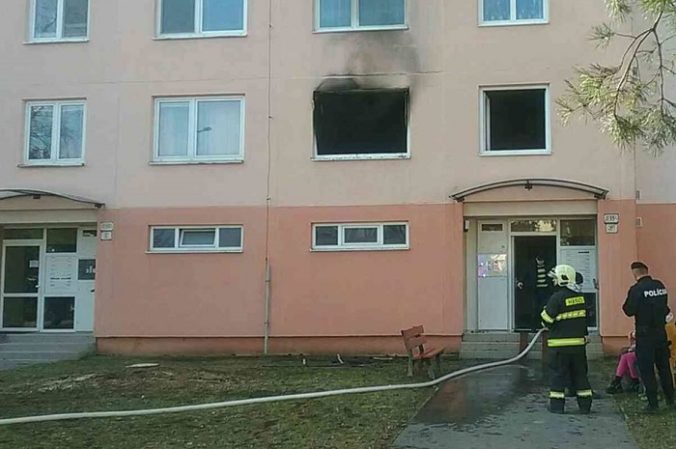 HASIČI: Požiar v bytovom dome