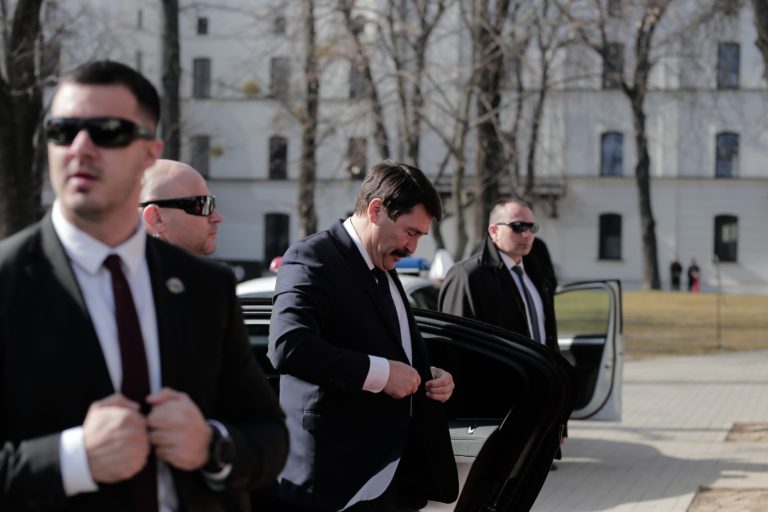 SUMMIT: Prezidentov krajín B9 a GT NATO