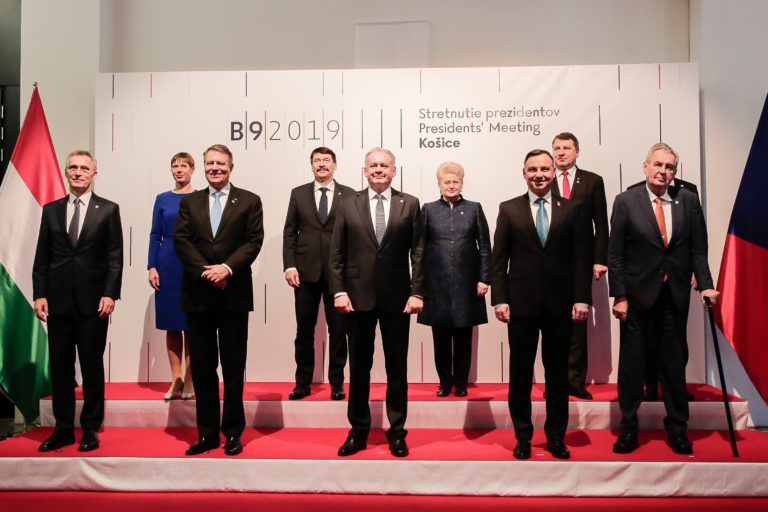SUMMIT: Prezidentov krajín B9 a GT NATO