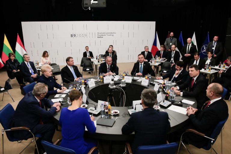 SUMMIT: Prezidentov krajín B9 a GT NATO