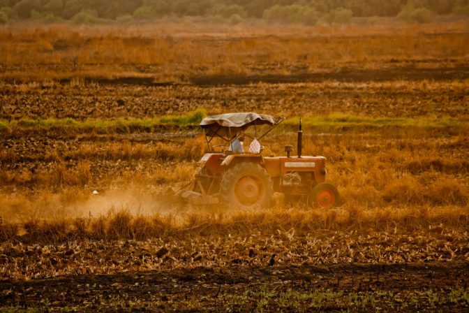 Tractor 167079_1280.jpg