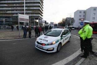 policia tehelné pole