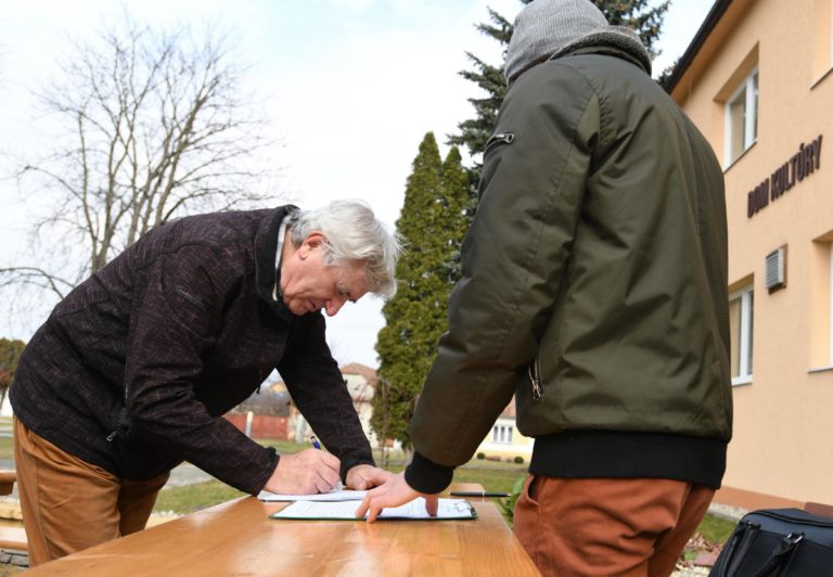 Jablonica, petícia, cesta