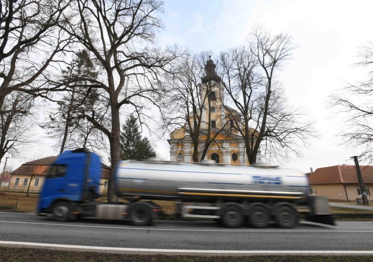 Jablonica, petícia, cesta