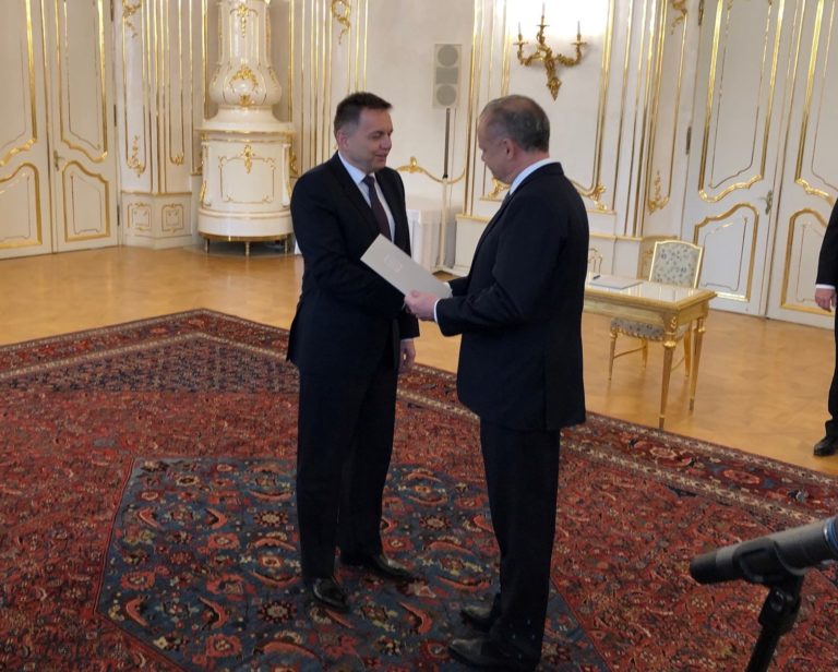 Peter Kažimír, Andrej Kiska