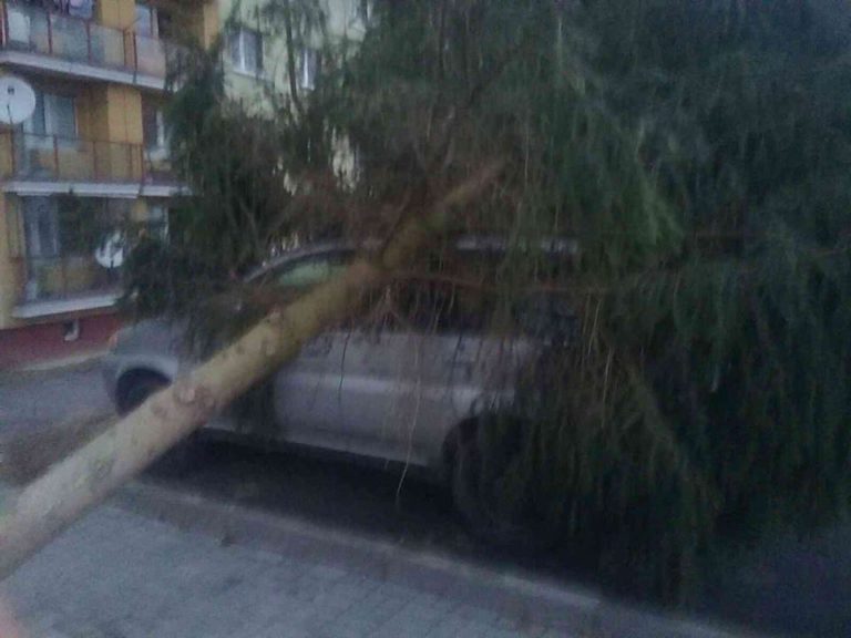 Stredné Slovensko, silný vietor