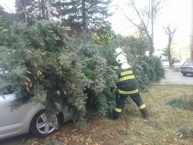 Stredné Slovensko, silný vietor