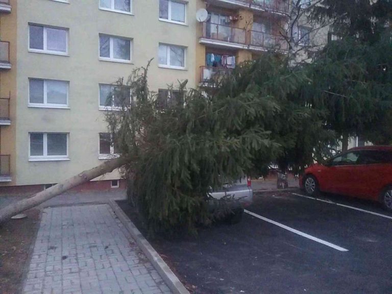 Stredné Slovensko, silný vietor