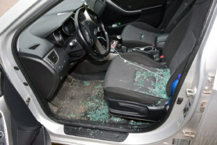 POLÍCIA: Zlodej ukradol z auta 380 eur