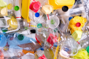 plast, plastové fľaše, odpad