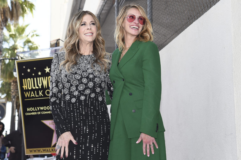 Rita Wilson, Julia Roberts