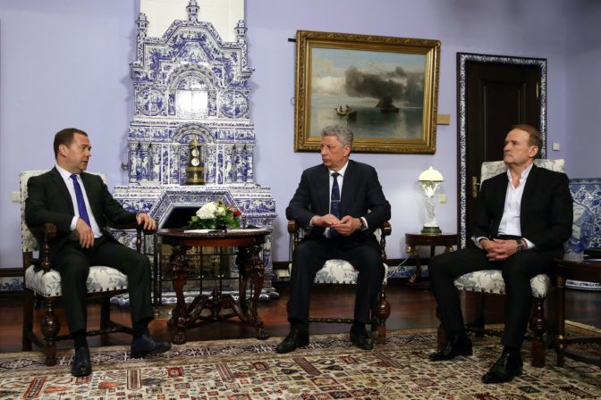 Dmitrij Medvedev, Jurij Bojko, Viktor Medvedčuk