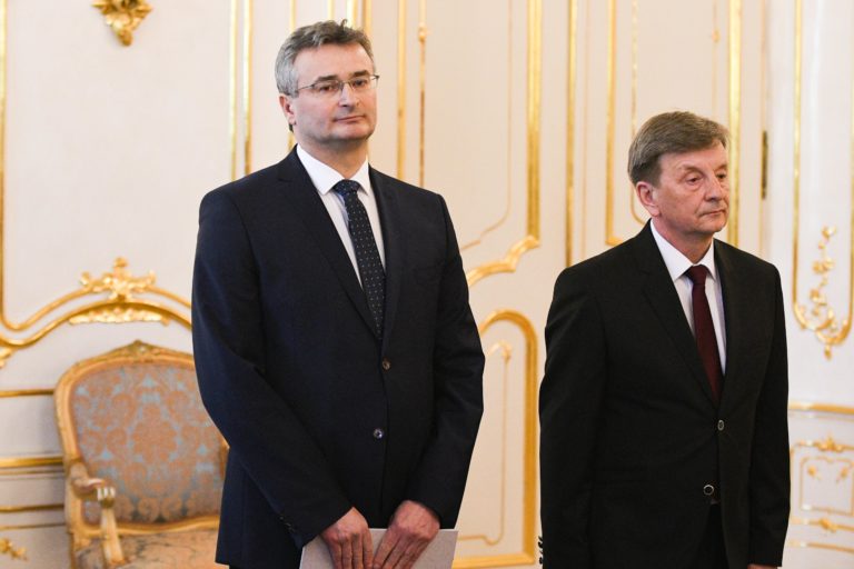 PREZIDENT: Vymenoval sudcov Ústavného súdu SR