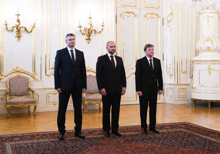 PREZIDENT: Vymenoval sudcov Ústavného súdu SR