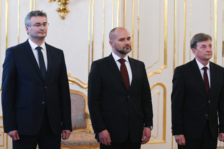 PREZIDENT: Vymenoval sudcov Ústavného súdu SR