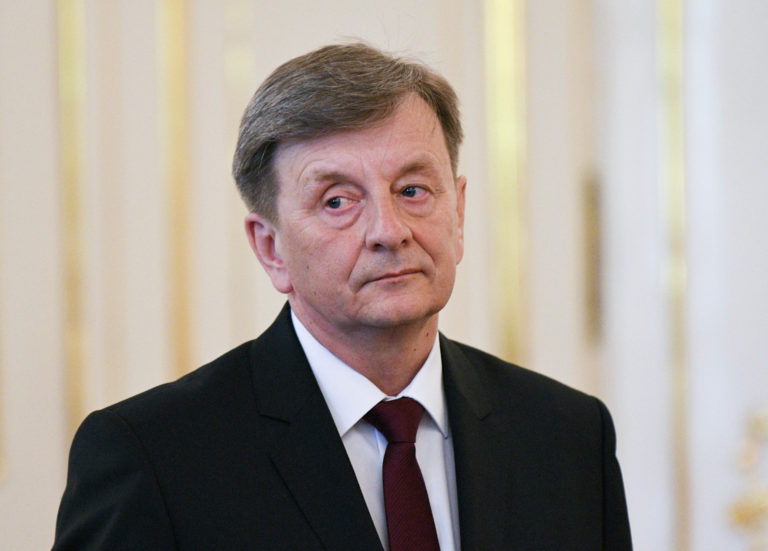 PREZIDENT: Vymenoval sudcov Ústavného súdu SR