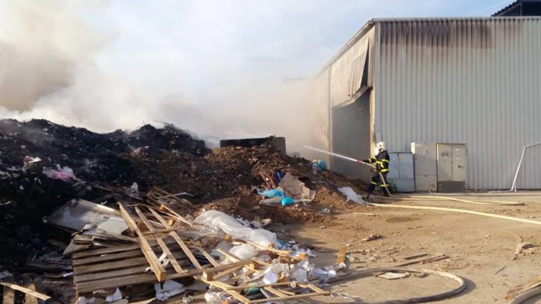 požiar, priemyselný areál Zohor