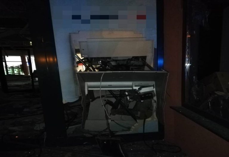 POLÍCIA: Poškodené bankomaty v Chorvátskom Grobe