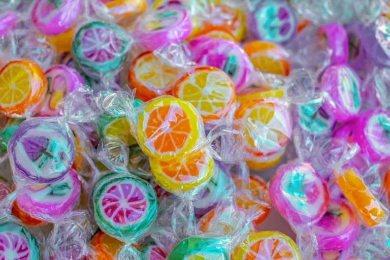 Candy 4090697_1920.jpg