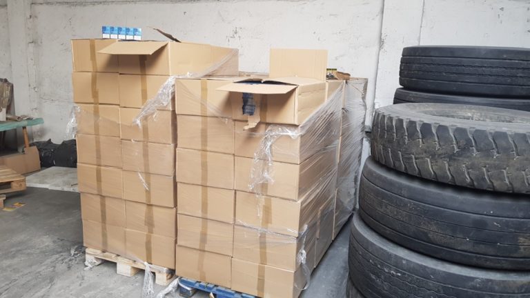 COLNÍCI: Zaistili vyše milión kusov cigariet