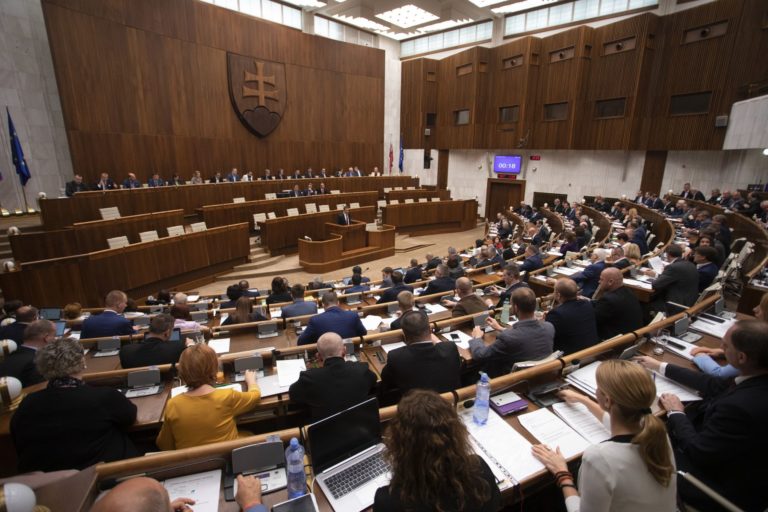 parlament, voľba ústavných sudcov