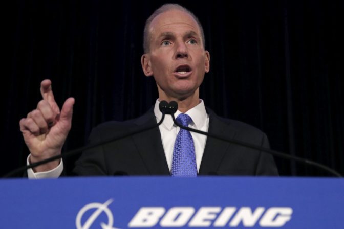 Dennis Muilenburg |